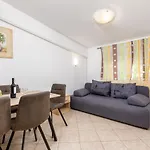 Apartment Lora 2