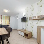 Lora 2 Apartment Pula