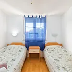 Lora 2 Apartment
